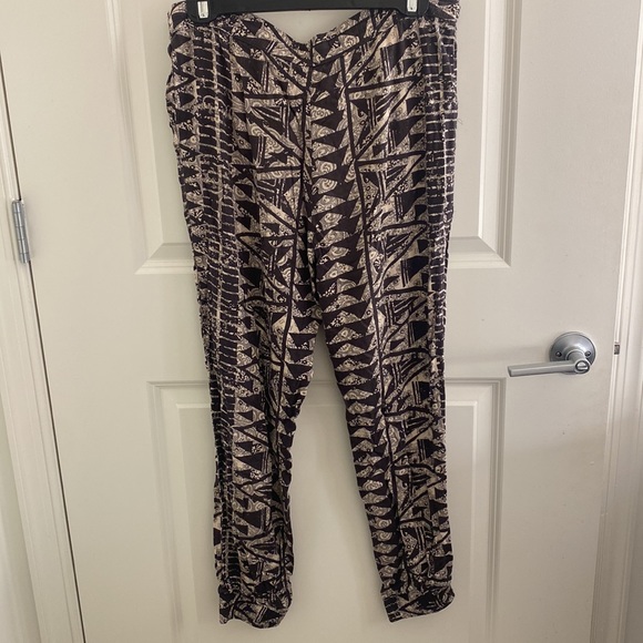 Patterned pants, Mossimo supply, XS - Picture 3 of 3